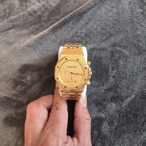 Gold Watch - Picture 6 of 6